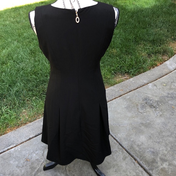 Ivanka Trump Black V Neckline Zipper Pull Dress 6 - Picture 3 of 7